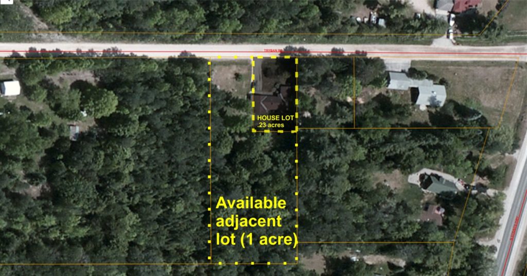 House and adjacent lot for sale